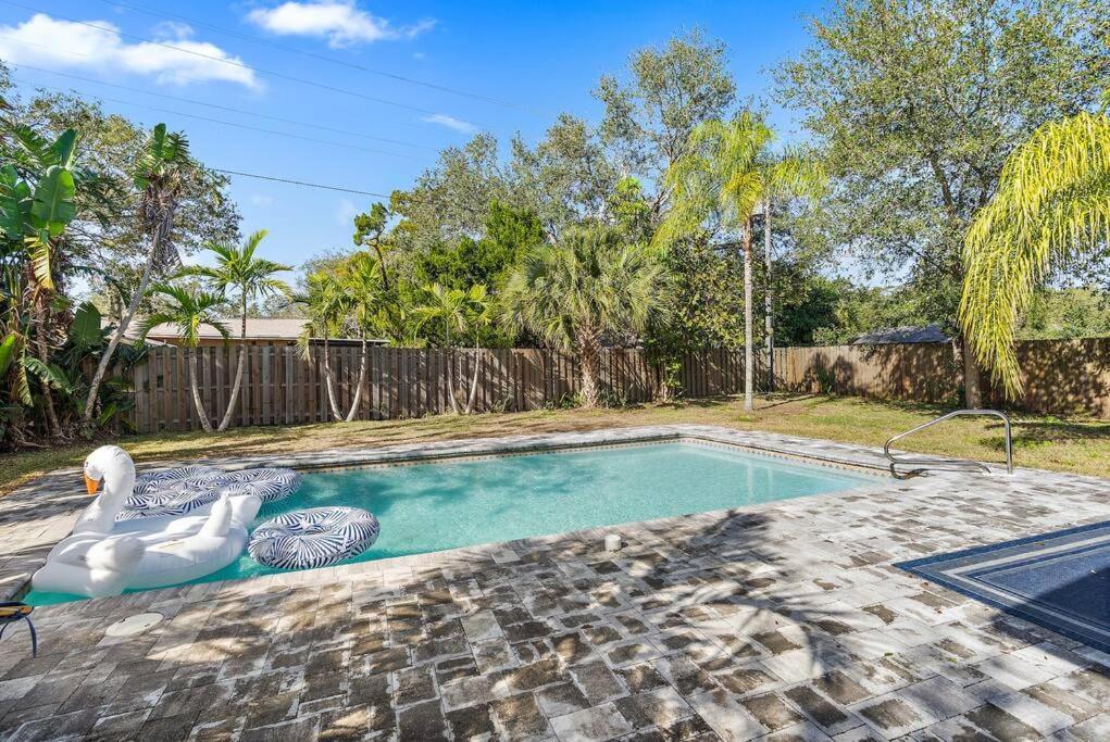 Florida Getaway With Backyard Pool Oasis Villa Сарасота Екстериор снимка